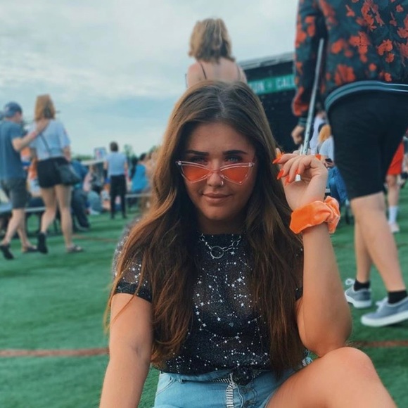 Trendy Sharp Cateye Sunglasses - Picture 2 of 4